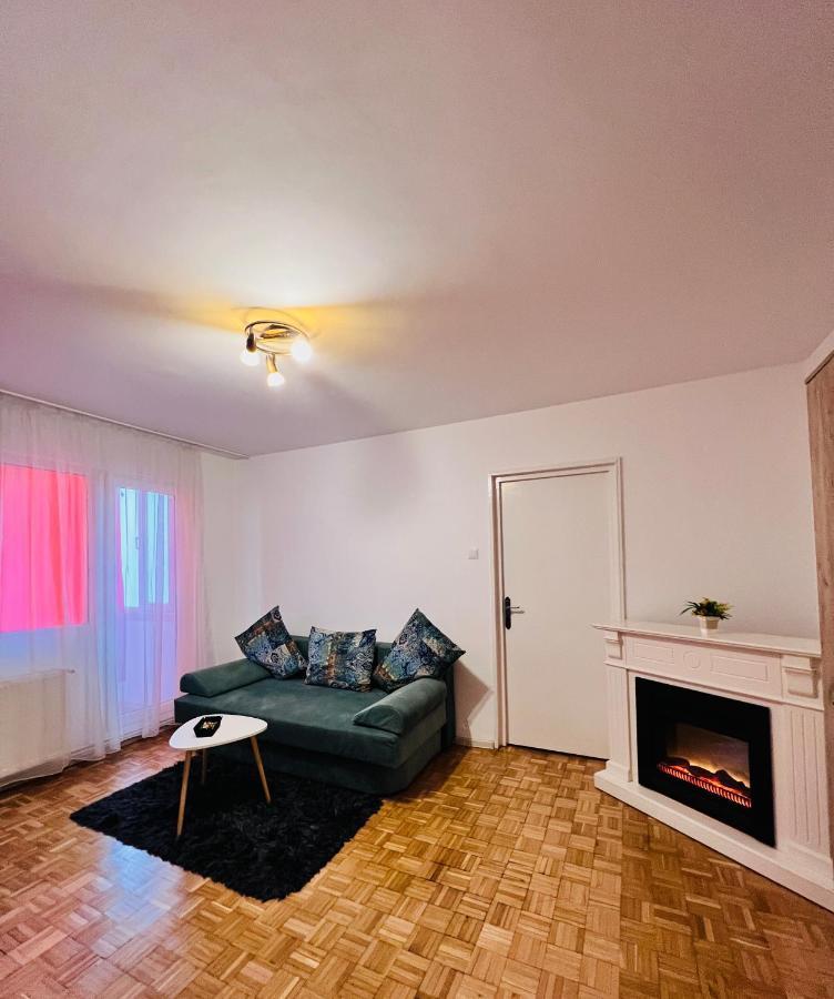 House24 Gari Apartment Брашов Екстериор снимка